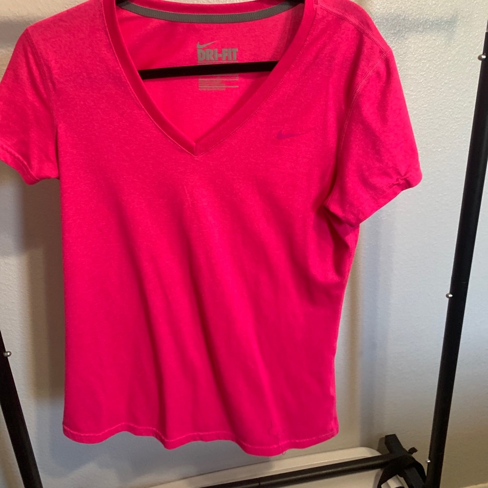 Athletic shirt